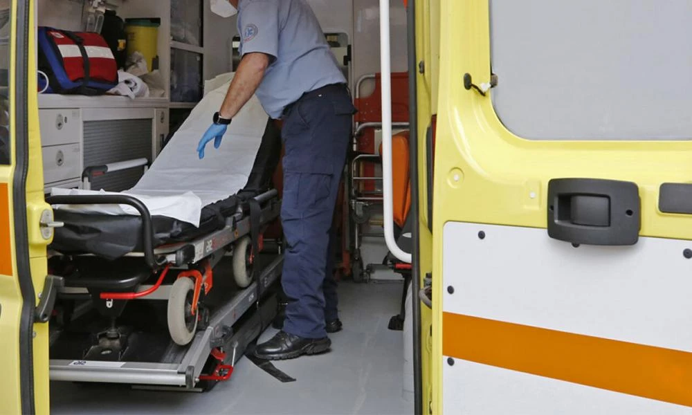 Σοκαριστικό τροχαίο στην Πειραιώς: Όχημα παρέσυρε 5 άτομα - Τα 3 παιδιά
